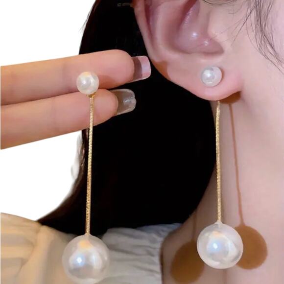 Elegant Pearl Drop Earrings with Gold Accents - Picture 2 of 3